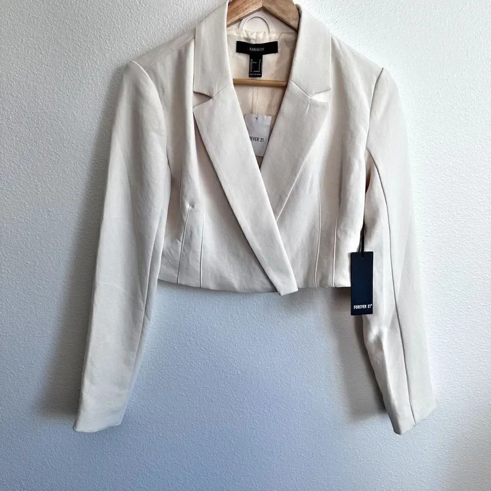 FOREVER 21 | NWT Ivory Cream Blazer Jacket Coat Notched Cropped | Small